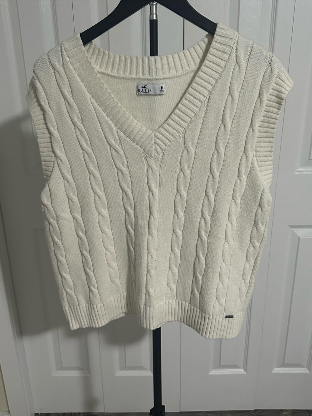 Hollister Cream Cable Knit V-Neck Sweater Vest